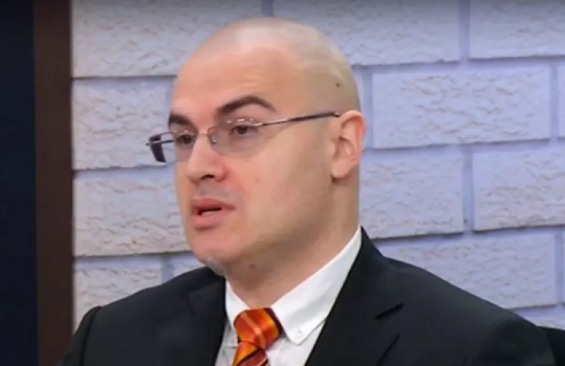 Петър Илиев е напуснал СУ по свое желание