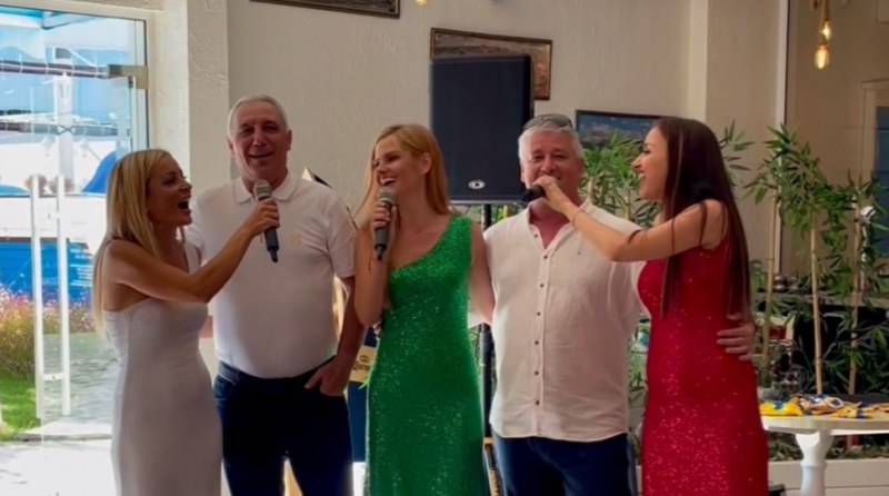 Три талантливи пловдивчанки пяха със Стоичков ВИДЕО