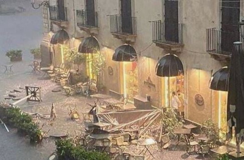 Торнадо, градушка и наводнения удариха Сицилия ВИДЕО
