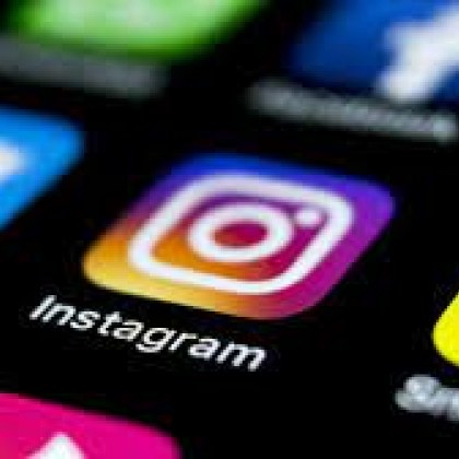 Facebook пак се извинява - този път за прекъсванията на Instagram