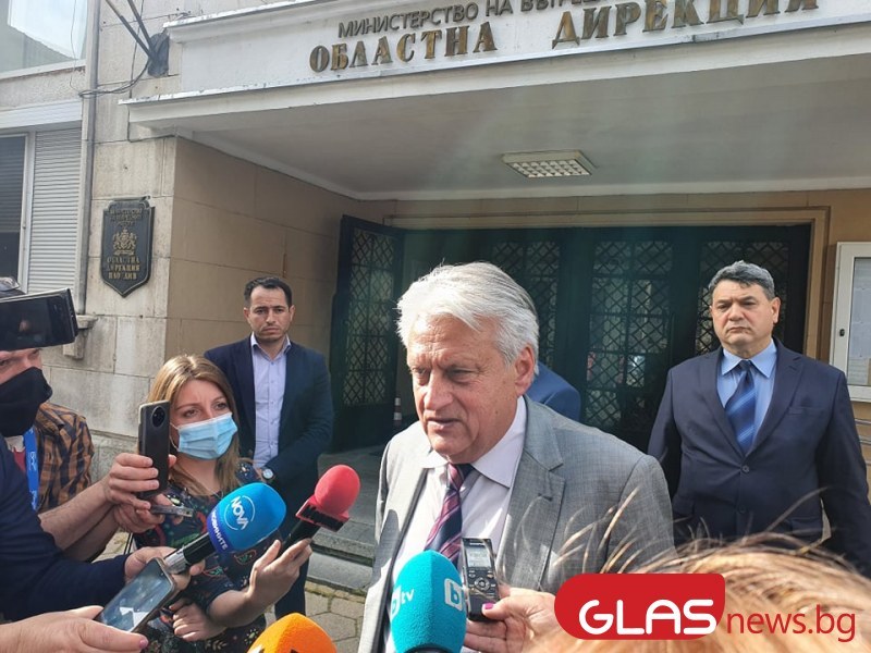 Рашков уволни шефа на 2-о РУ София заради полицейски чадър над Венци Боксьора