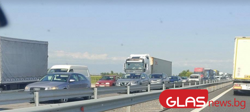 Ограничават движението в голям участък на магистрала 