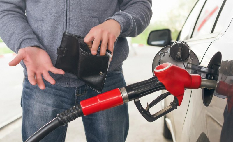 При скъп бензин, как колата ни да харчи по-малко? Вижте 10 трика!