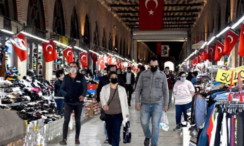 Турската лира се сгромоляса! Шопингът при комшиите – още по-изгоден!