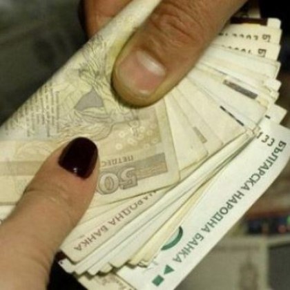 Ще скочат ли заплатите през следващата година?