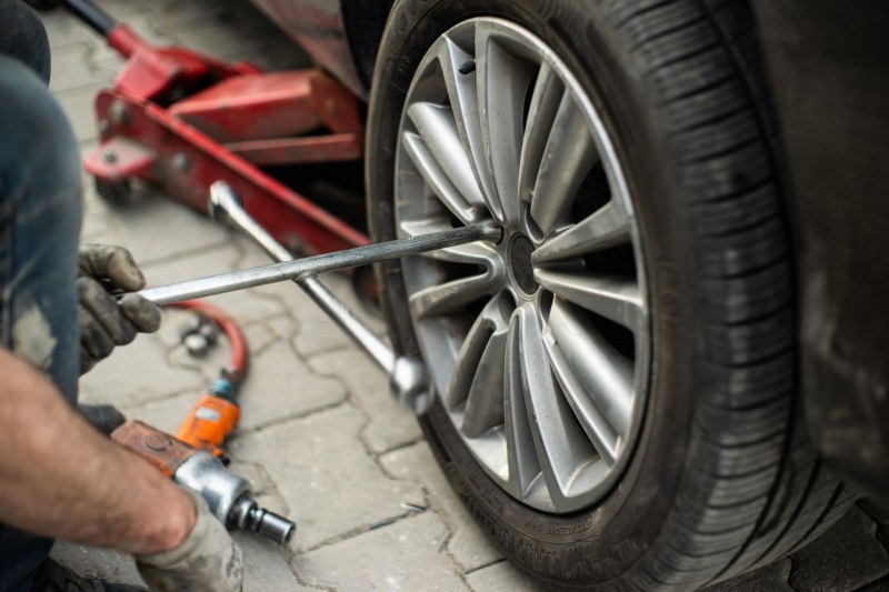 Парата за колата: Колко ще ни струват зимните гуми и смяната им?