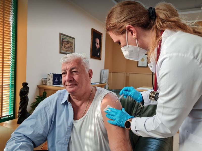 Здравко Димитров се ваксинира с втора доза: Направете го и вие!