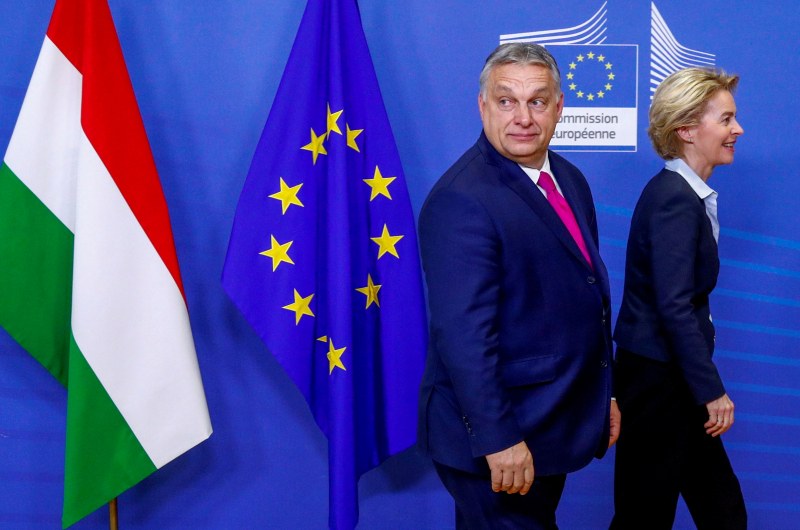 Вбесена Унгария пита Брюксел настоятелно: На същата планета ли сте?