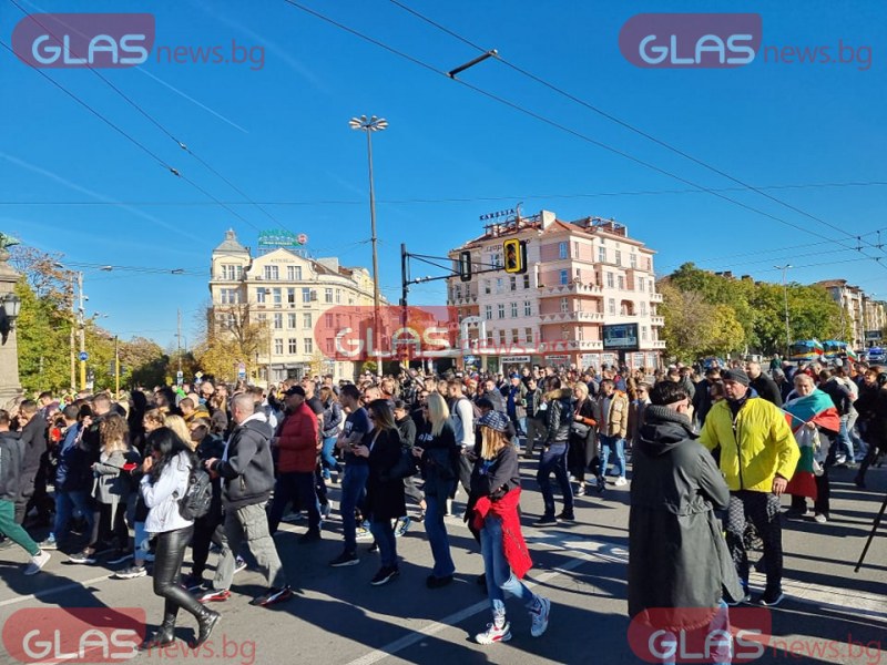 Стотици искат отмяна на сертификатите, отново протестно шествие в София