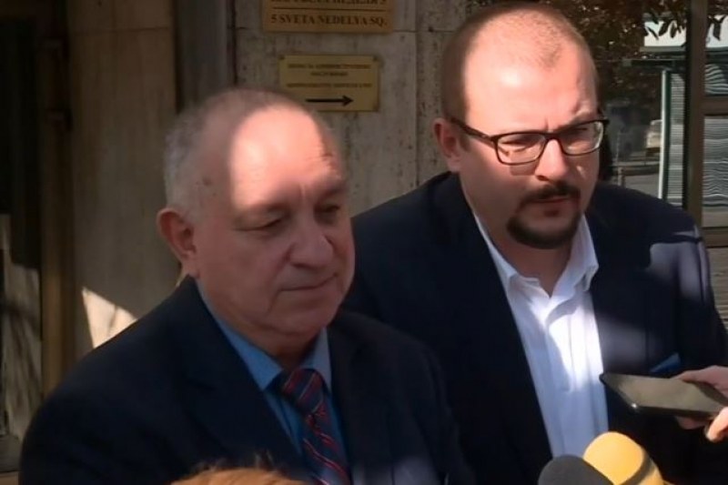 Здравните власти: До дни се решава за зелените сертификати за антитела