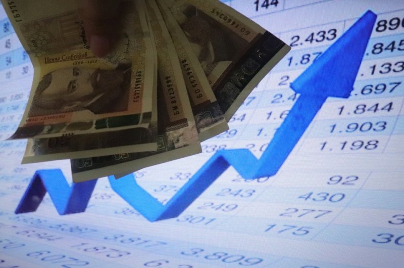 Такси за теглене, за спестяване. Месечно банките ни сурвакат със 100 млн.