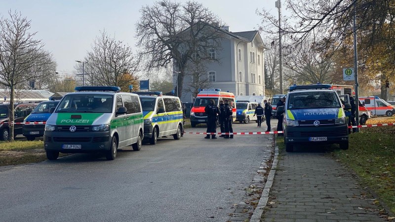Нападение с нож във влак в Германия, има ранени СНИМКИ