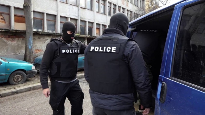 Арестуваха служител на ГДБОП за грабеж и побой!