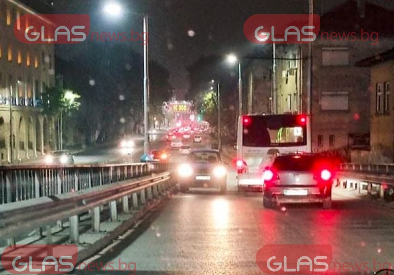 Шофьор тръгна срещу рейс на Бетонния мост в Пловдив!