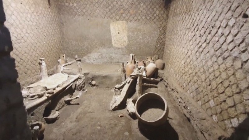 Археологическа находка: Откриха запазена стая за роби в Помпей