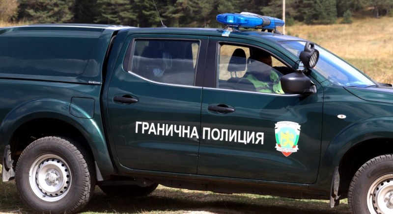 Български патент: Каналджии зарязаха мигранти, опаковани в чували за боклук
