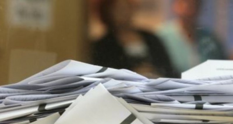 Партии обжалват решението на ЦИК за броене на всички разписки от машините