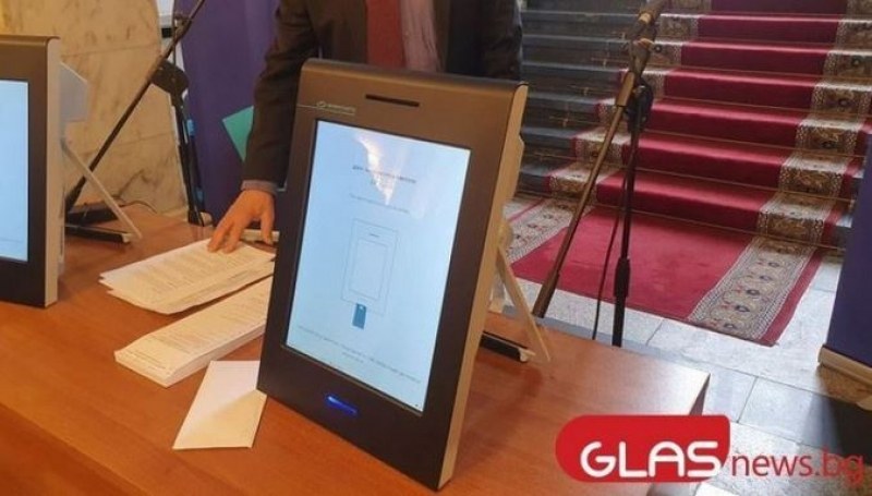 Стартира изборният ден в САЩ и Канада