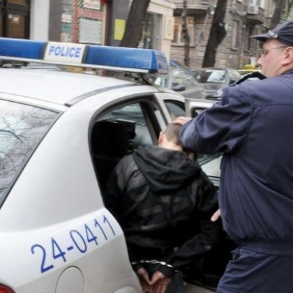 Хванаха 19-годишен с близо 90 грама дрога край Пловдив