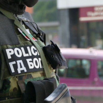 Спипаха банда таксиджии за трафик на мигранти – петима са в ареста