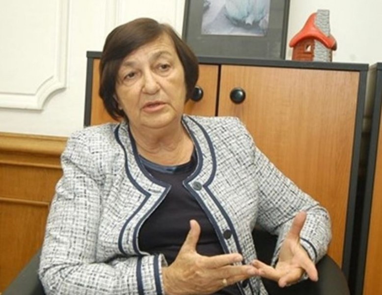 Почина Нора Ананиева
