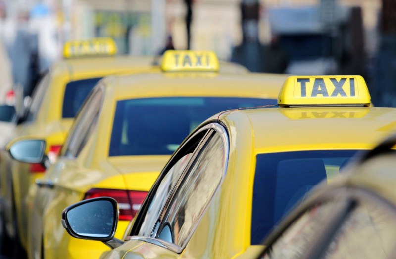 С новата година идват и нови цени на такситата в София