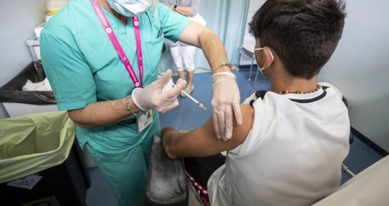 Израел вече ваксинира и деца между 5 и 11 години