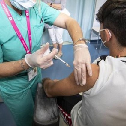 Израел вече ваксинира и деца между 5 и 11 години