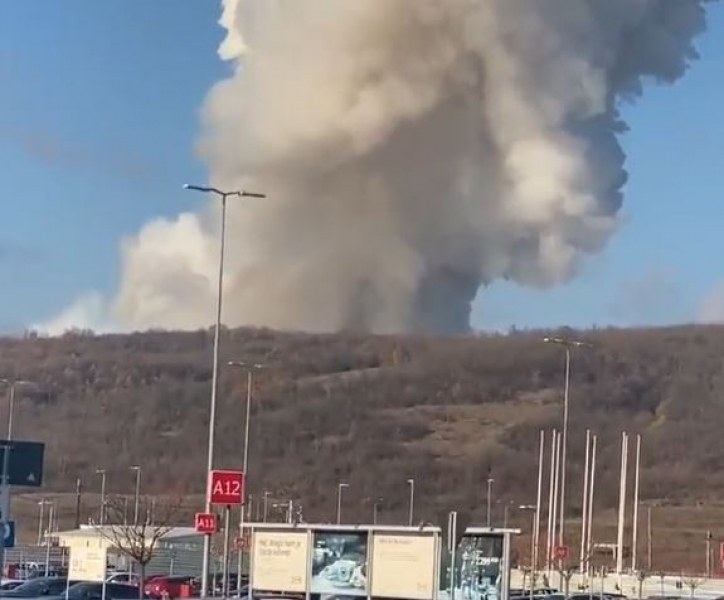 Мощна експлозия в завод в Белград, има жертви ВИДЕО