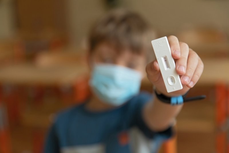 МЗ купува още 2 млн. антигенни тестове за децата от 1 до 4 клас