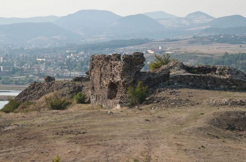 Крепостта Вишеград - дом на траки, римляни, българи и кръстоносци