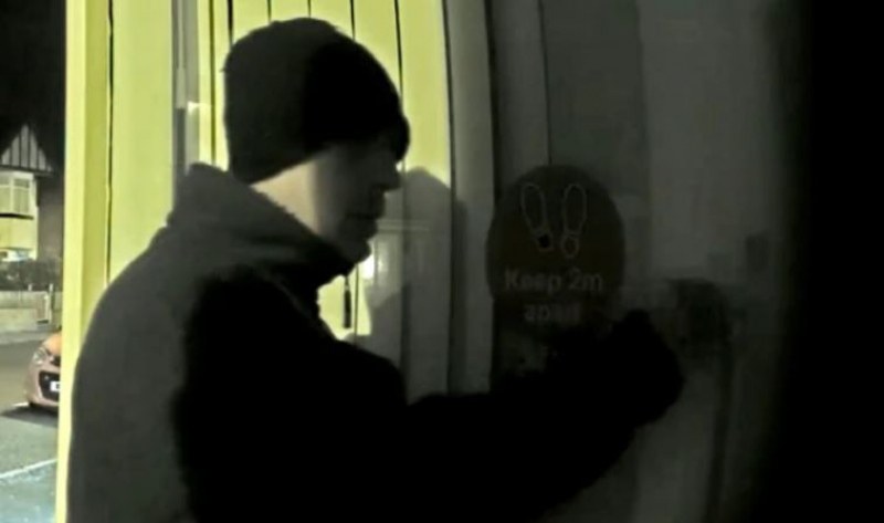 Мъж в затвора – попречи на 500 души да се ваксинират. Какво направи ли?