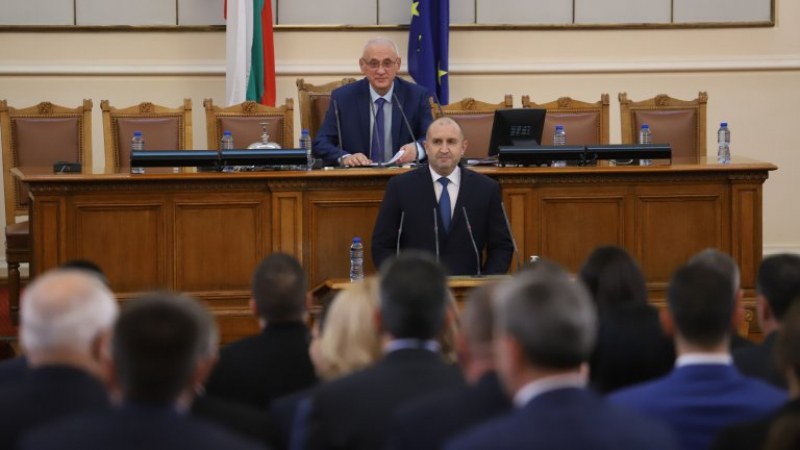 Румен Радев дава зор това НС да гледа бюджета на неговия кабинет