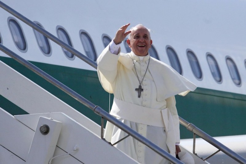 Папа Франциск пристигна на 3-дневно посещение в Гърция