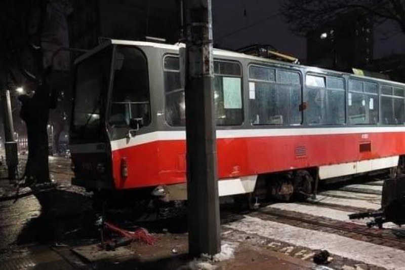 Травмай дерайлира в центъра на София