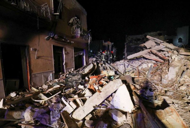Сграда рухна след експлозия в Сицилия, над 10 души са в неизвестност СНИМКИ