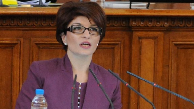 Служебните кабинети сътвориха безпрецедентен хаос във всяка една област