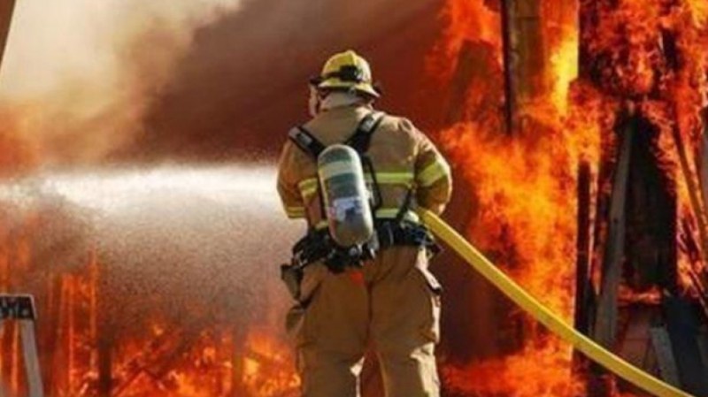 Жена загина в пожар, изпепелил дома й