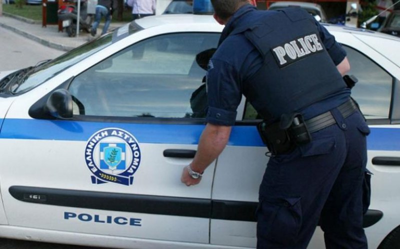 Арестуваха двама гръцки свещеници за изнасилване на умствено изостанал
