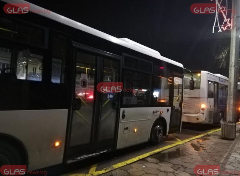 Шофьор, по чийто автобус бе стреляно в Пловдив: Вандалщина!