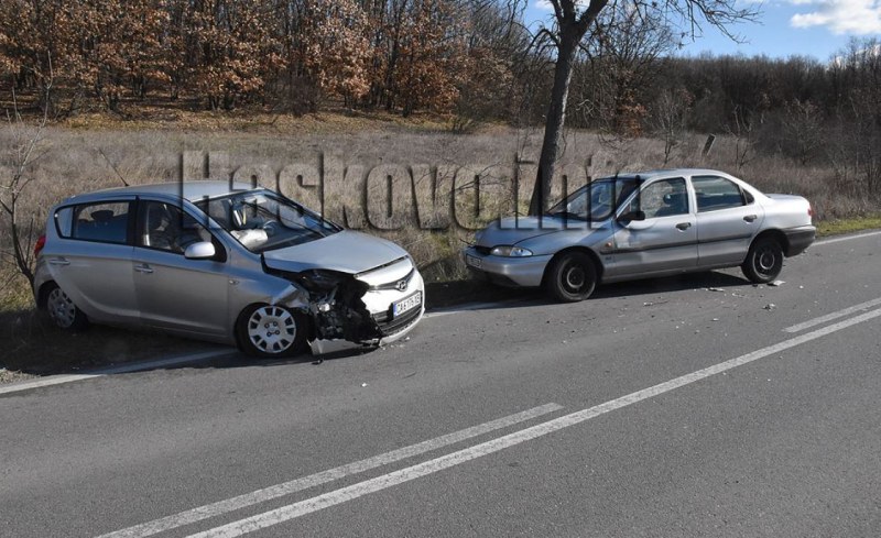 Тежък инцидент край Хасково. Пътник загина в катастрофа