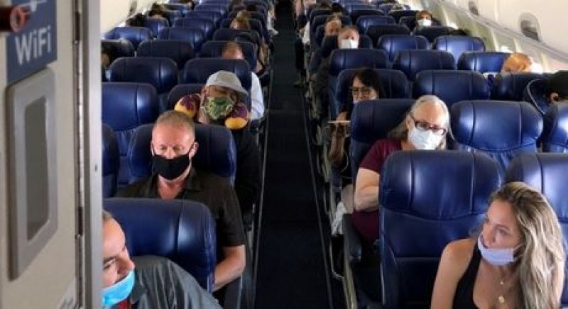 Осъдиха жена, пребила стюардеса заради забележка за предпазна маска