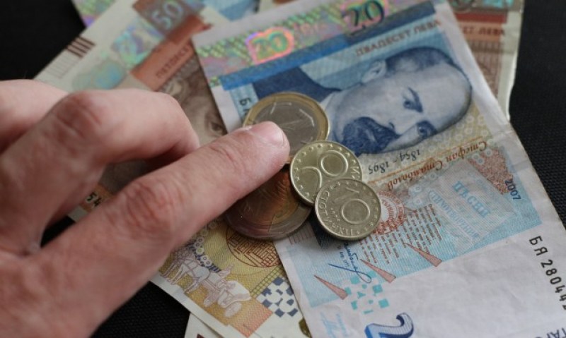 Кога ваксинираните пенсионери ще си приберат наградата – 75-те лева?