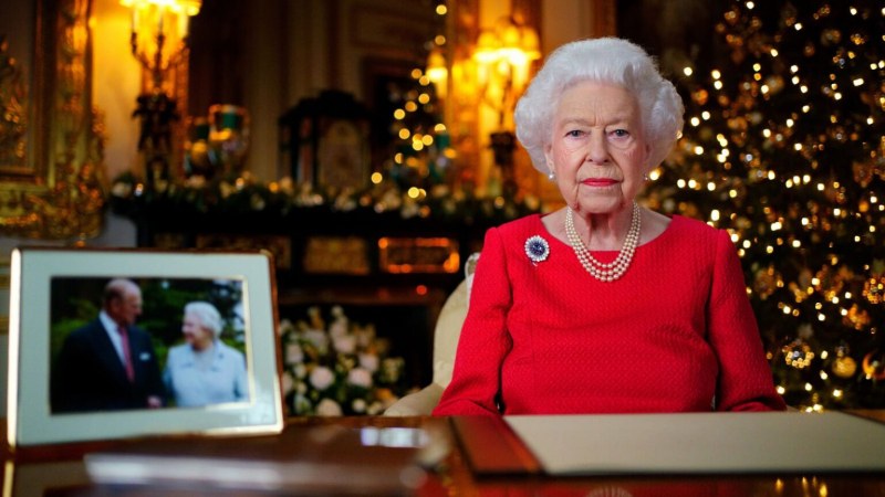 Коледно послание отправи кралица Елизабет II