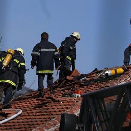 Баща и двете му деца загинаха при пожар в дома им
