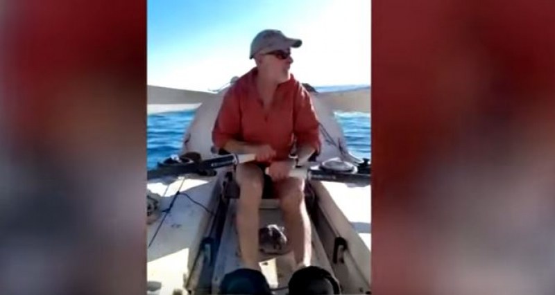 Новогодишна цел! 74-годишен отплава с кану, за да прекоси Атлантика ВИДЕО
