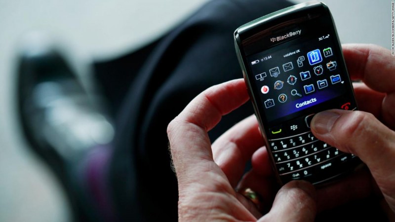 Краят на една ера: Спира поддръжката на класическите телефони на BlackBerry