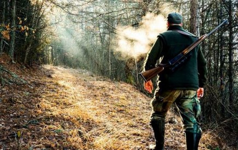 Простреляха ловец по време на лов