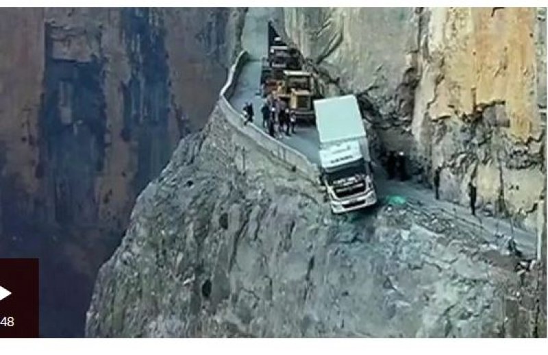 Камион вися три денонощия над пропаст   ВИДЕО