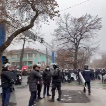 Жертвите на протестите в Казахстан са 164 души, пострадали са 2265